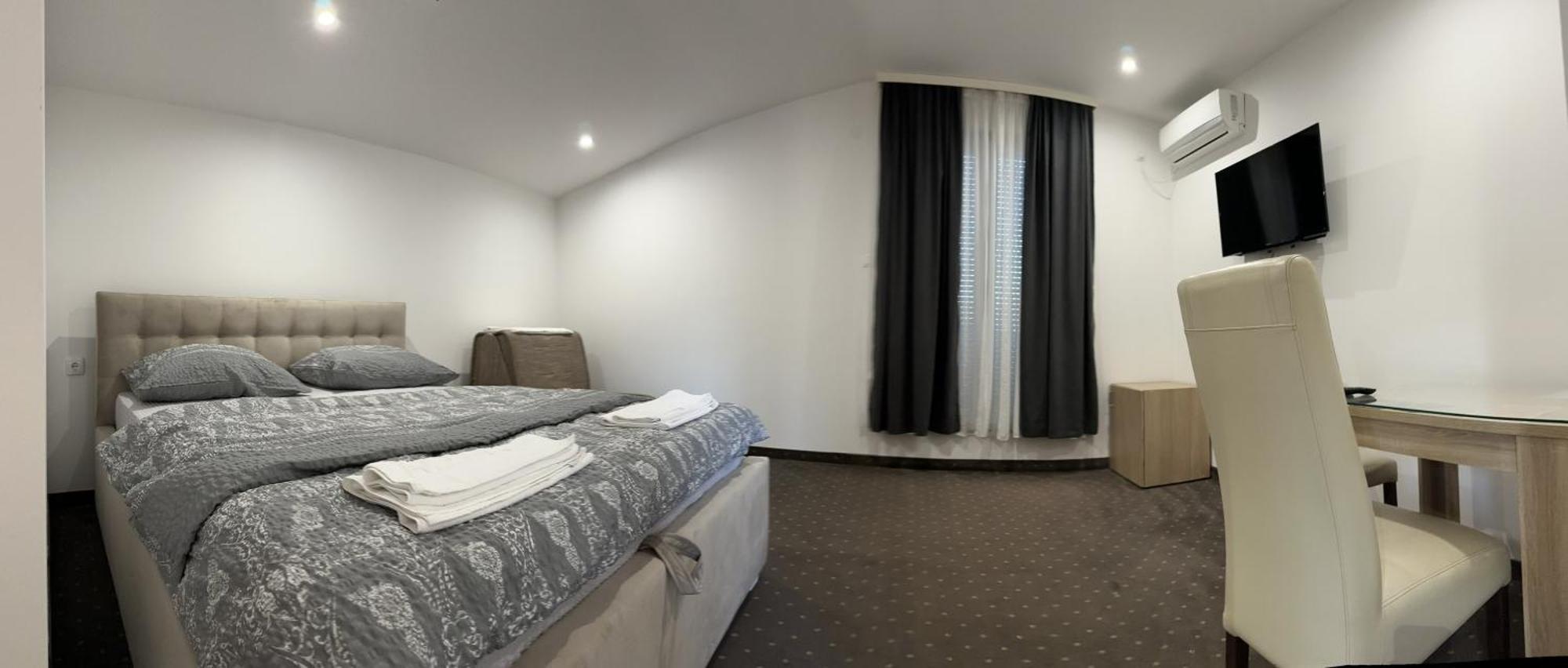 Ninkovic Hotel Trebinje Buitenkant foto