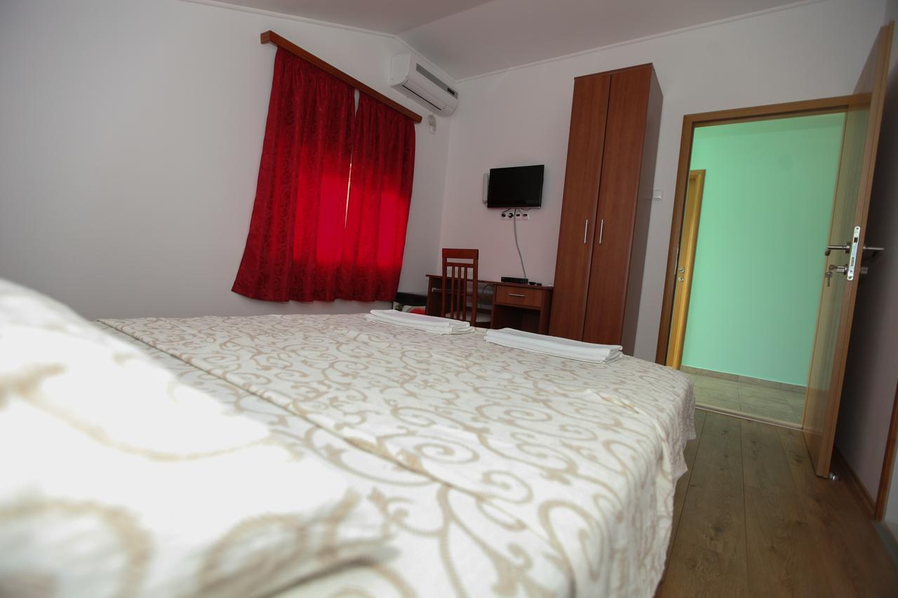 Ninkovic Hotel Trebinje Buitenkant foto