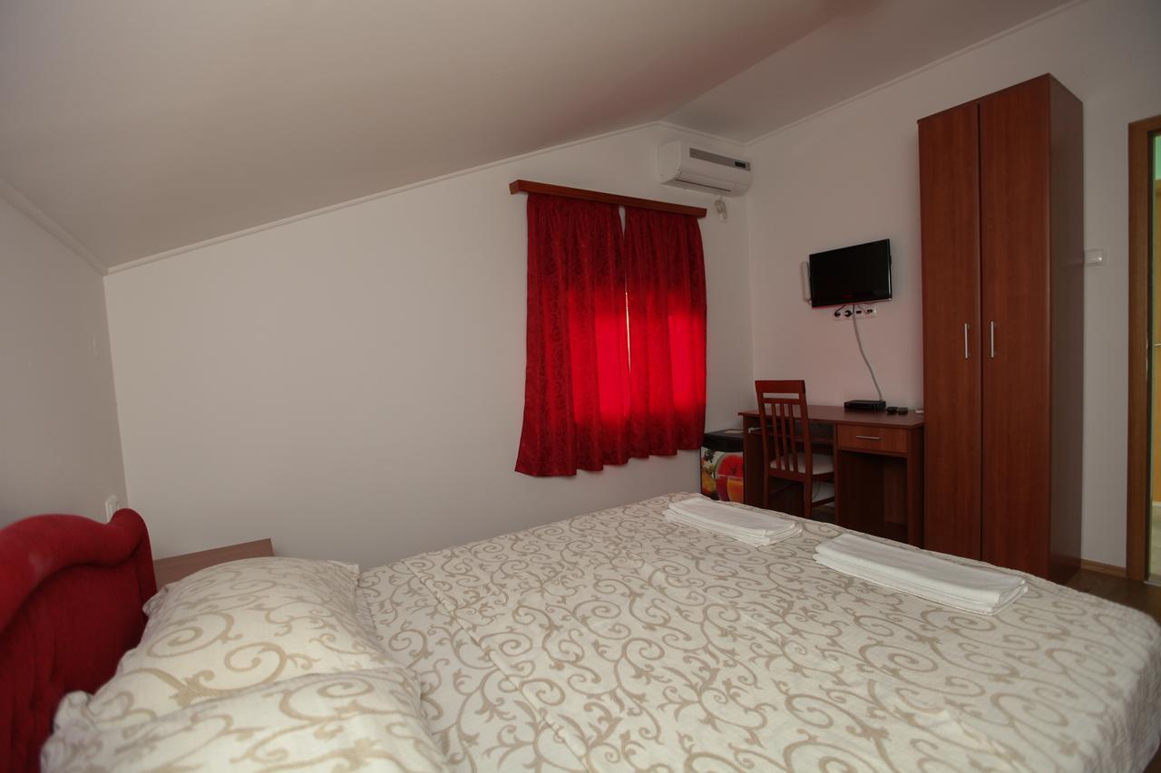 Ninkovic Hotel Trebinje Buitenkant foto