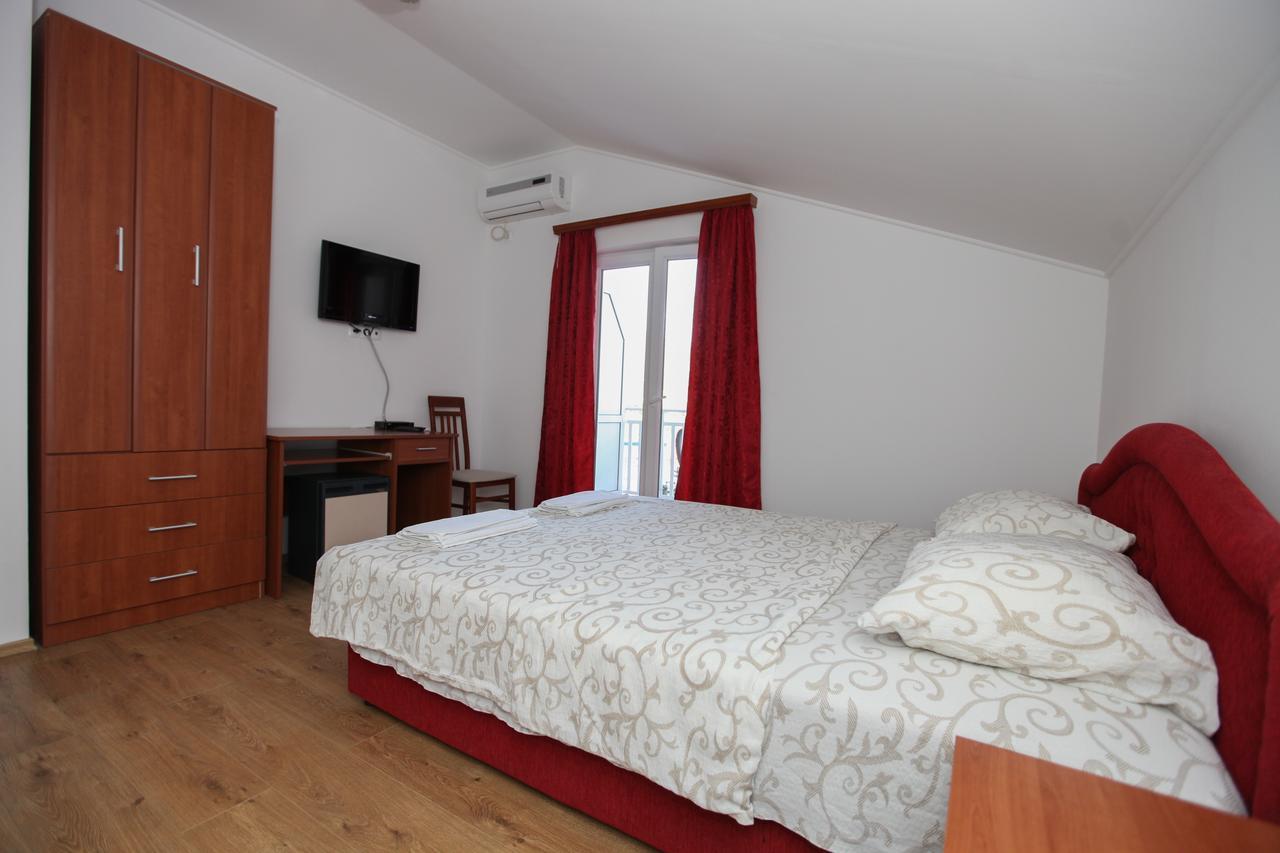 Ninkovic Hotel Trebinje Buitenkant foto