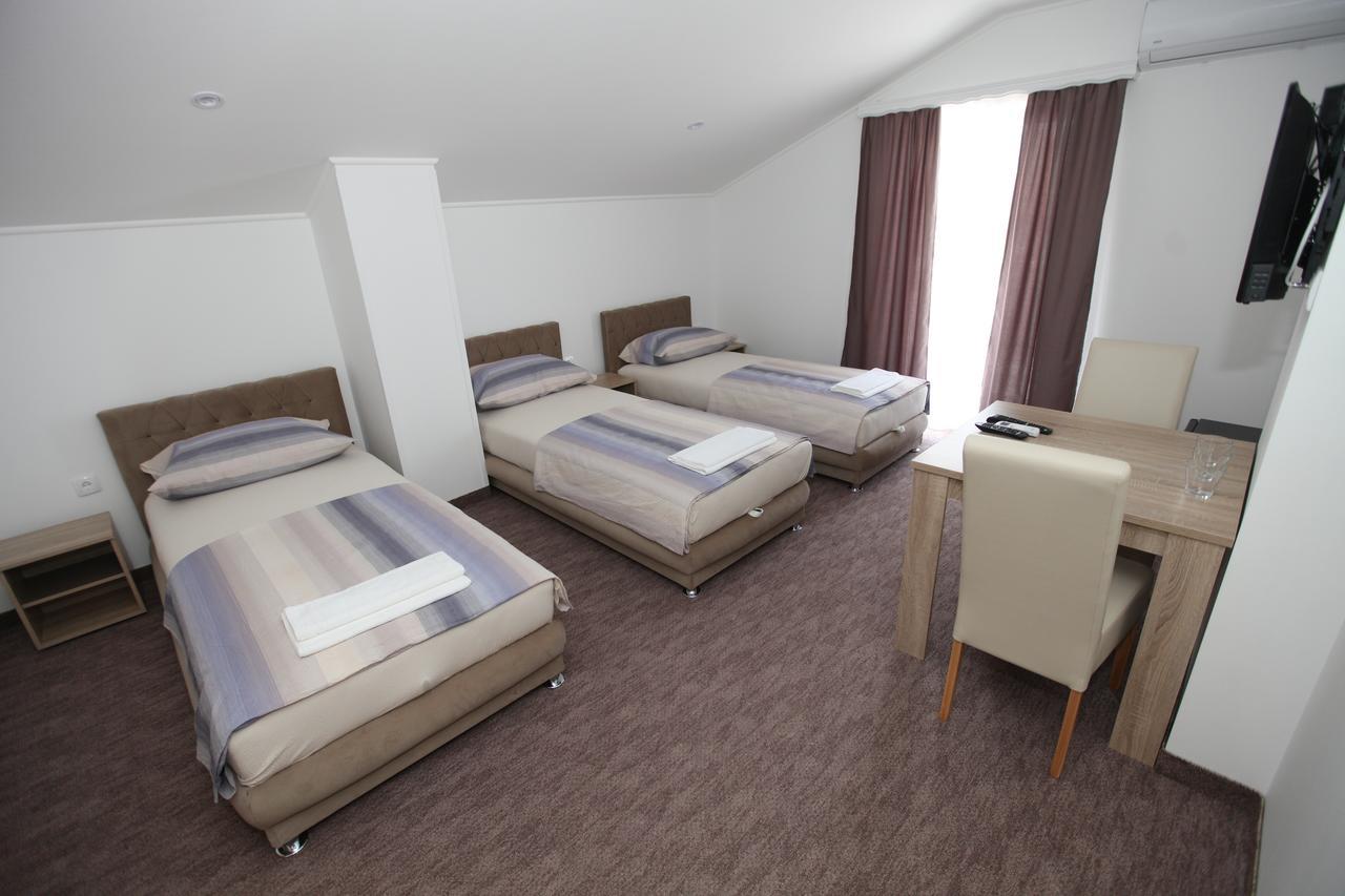 Ninkovic Hotel Trebinje Buitenkant foto