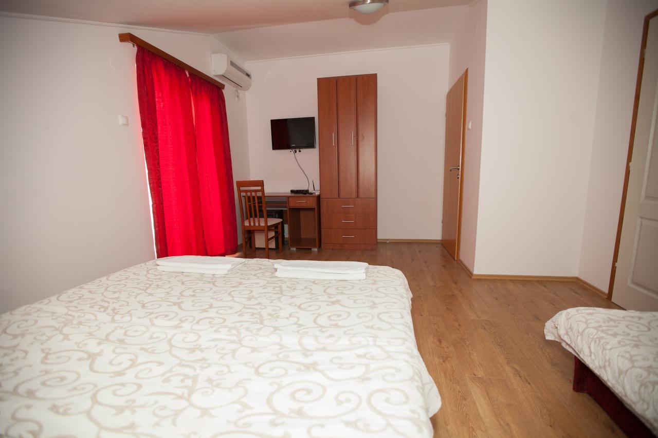 Ninkovic Hotel Trebinje Buitenkant foto