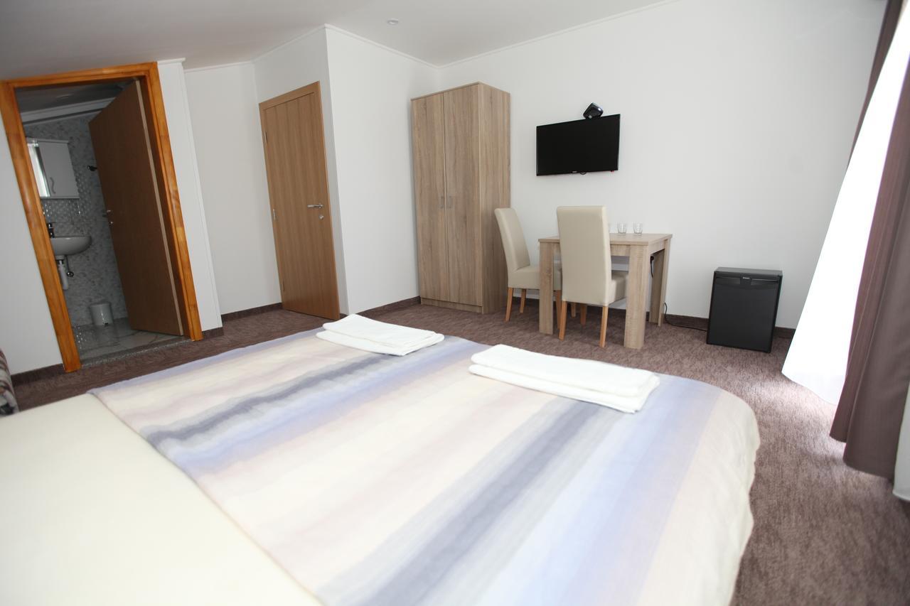 Ninkovic Hotel Trebinje Buitenkant foto