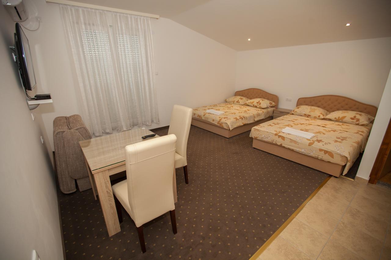 Ninkovic Hotel Trebinje Buitenkant foto