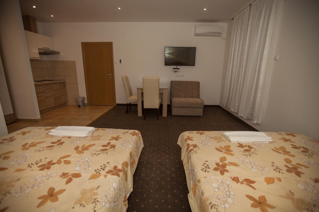 Ninkovic Hotel Trebinje Buitenkant foto